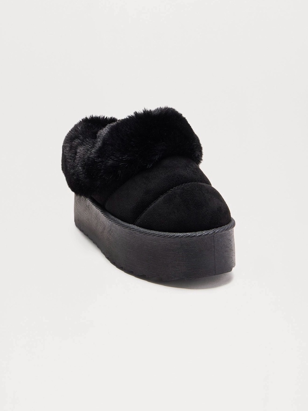 Women's Black Faux Fur Platform Slippers Size 8 - Picture 3 of 4